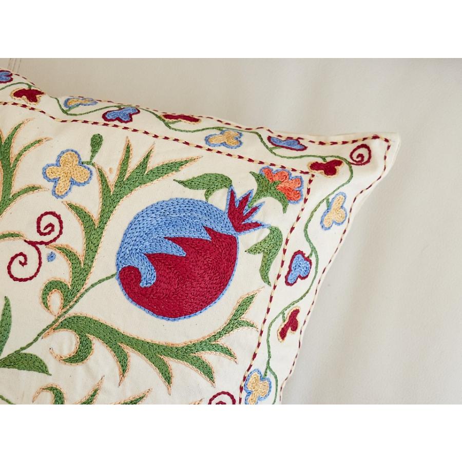 スザンニ刺繍 クッションカバー 46×44cm ウズベキスタン Suzani スザニ ザクロの実の画像