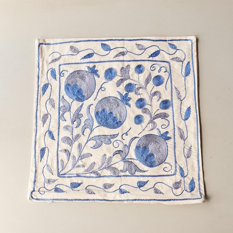 スザンニ刺繍 クッションカバー 44×43cm ウズベキスタン Suzani スザニ ザクロの実の画像