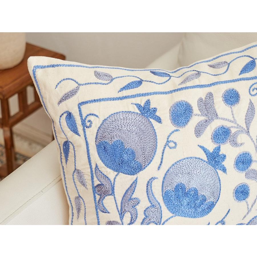 スザンニ刺繍 クッションカバー 44×43cm ウズベキスタン Suzani スザニ ザクロの実の画像