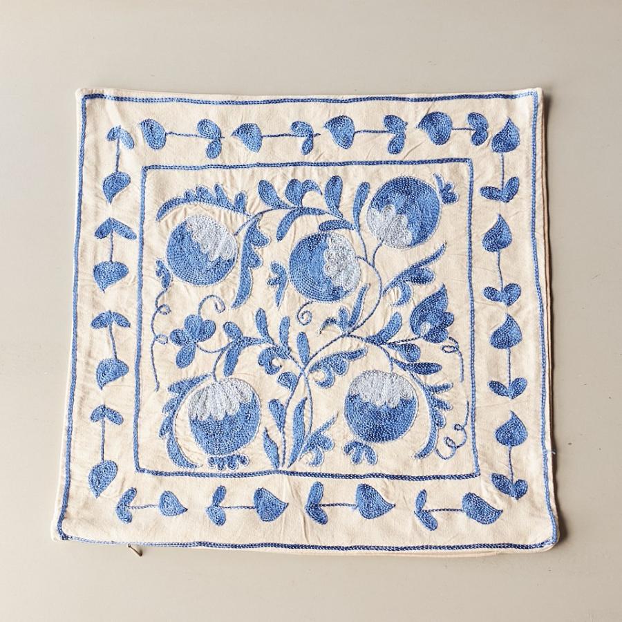スザンニ刺繍 クッションカバー 44×42cm ウズベキスタン Suzani スザニ ザクロの実の画像