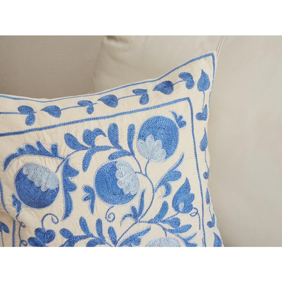 スザンニ刺繍 クッションカバー 44×42cm ウズベキスタン Suzani スザニ ザクロの実の画像