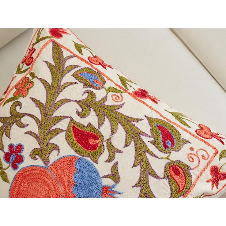 スザンニ刺繍 クッションカバー 45×43cm ウズベキスタン Suzani スザニの画像