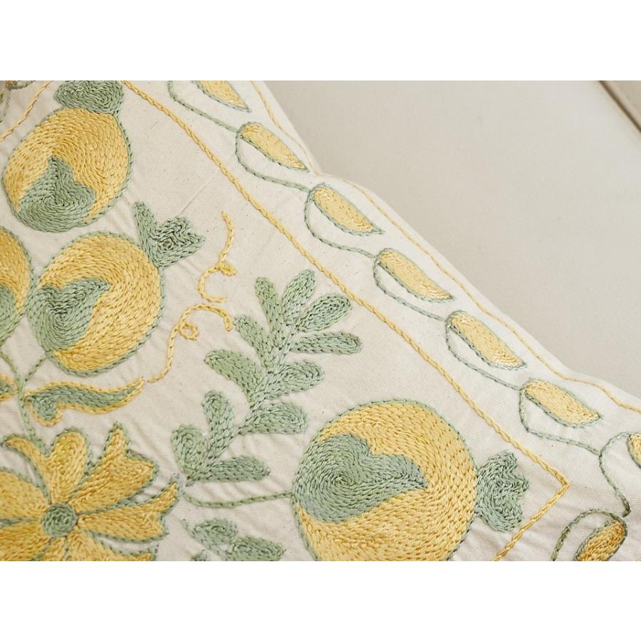 スザンニ刺繍 クッションカバー 43×44cm ウズベキスタン　Suzani スザニ　ザクロの実 |  | 04