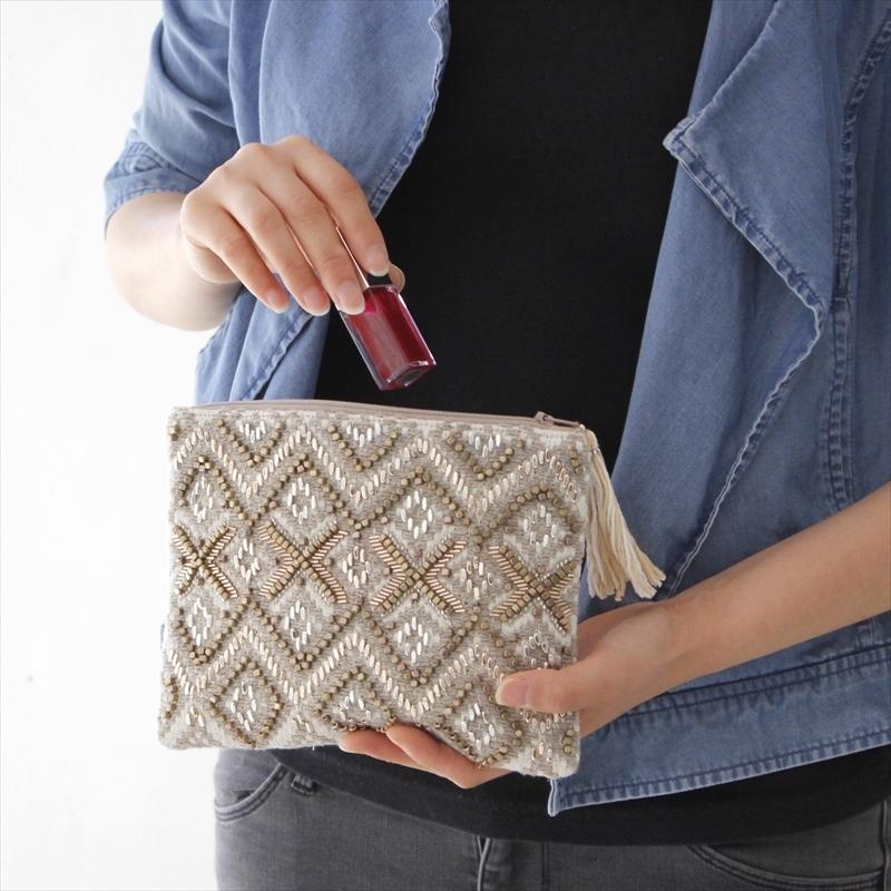 刺繍＆ビーズ装飾フラットポーチ タッセル付き/小物入れ/コスメポーチ 化粧ポーチ/綿100％   ゴールド | ブランド登録なし | 01
