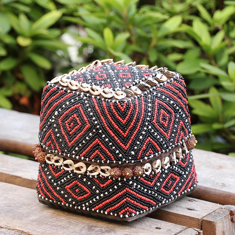 ビーズ装飾の婚礼用宝箱 スマトラ島/竹かご ヴィンテージ　SUMATRAN WEDDING BOX 赤と黒のひし形 | ブランド登録なし