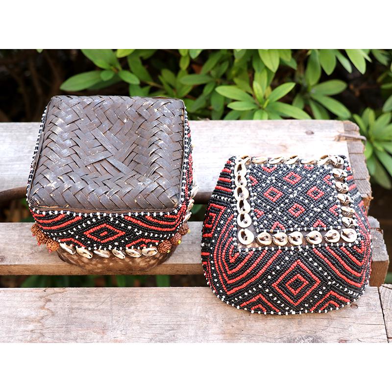ビーズ装飾の婚礼用宝箱 スマトラ島/竹かご ヴィンテージ　SUMATRAN WEDDING BOX 赤と黒のひし形 | ブランド登録なし | 05