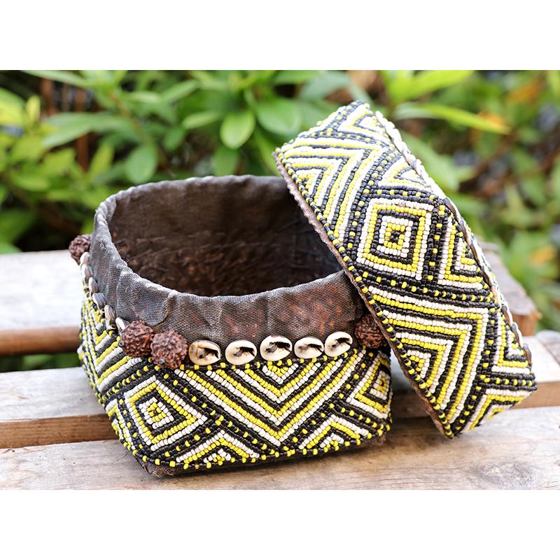 ビーズ装飾の婚礼用宝箱 スマトラ島/竹かご ヴィンテージ　SUMATRAN WEDDING BOX 黄色と黒のひし形 | ブランド登録なし | 05