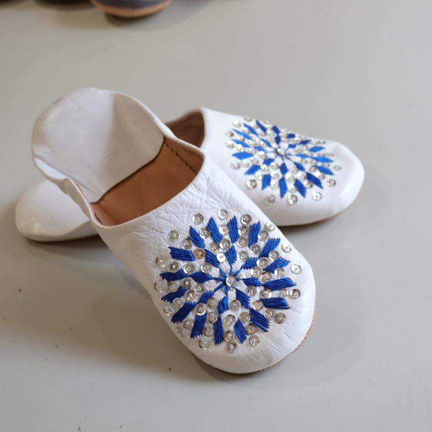 Morocco Babouche バブーシュ　刺繍スパンコール/24cm 白＆青＆シルバー |  | 02