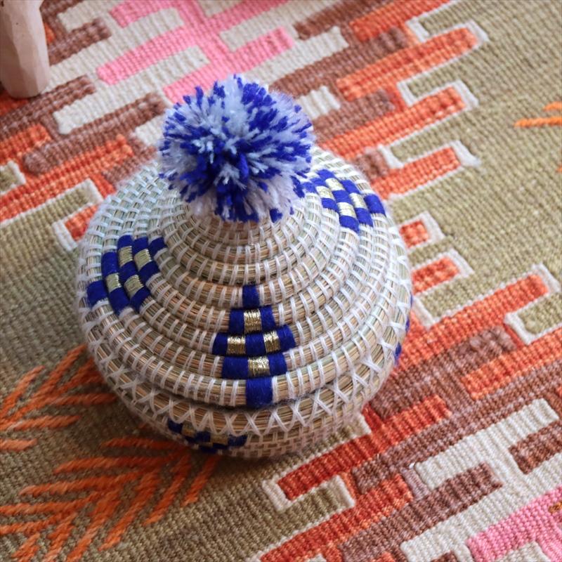 モロッコ バスケット とんがり タジン型 バスケットブルーのポンポン