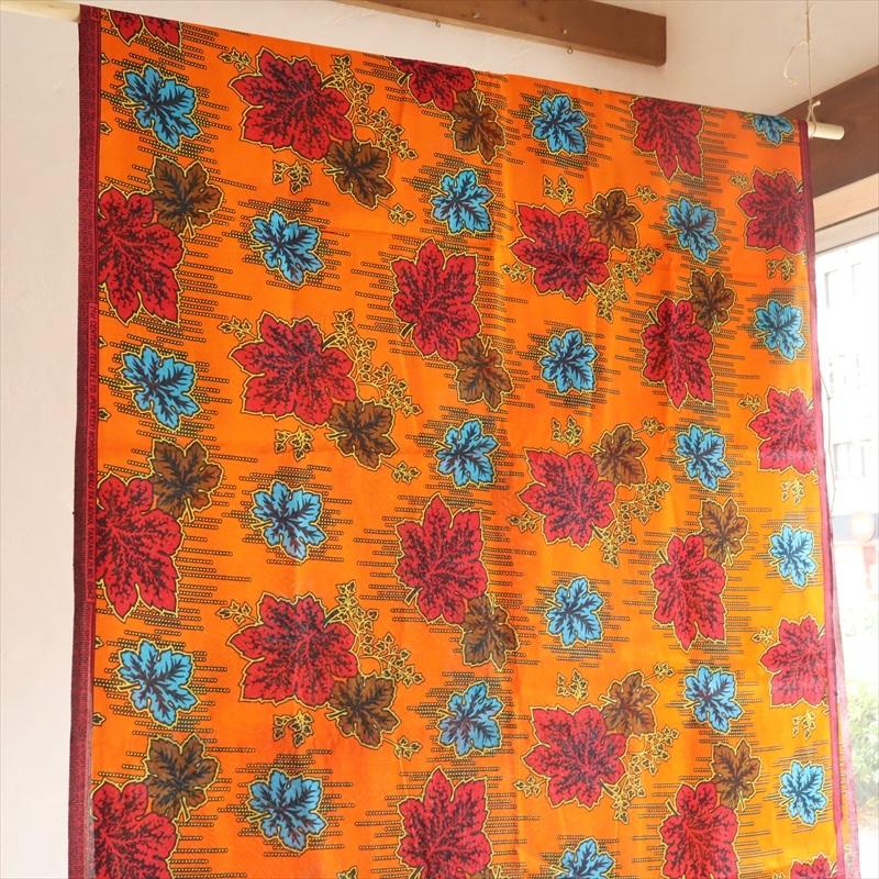 アフリカンプリント布 キテンゲ 97<BR>『センチメンタルリーフ』（オレンジ×赤【95cm単位切り売り】巾105cm | ブランド登録なし | 01