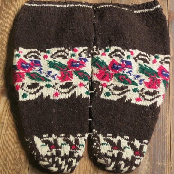 海外正規品 アンティーク ボヘミアン風手編みウール靴下ダークブラウン トルコ 花柄 25cm 人気が高い Atempletonphoto Com
