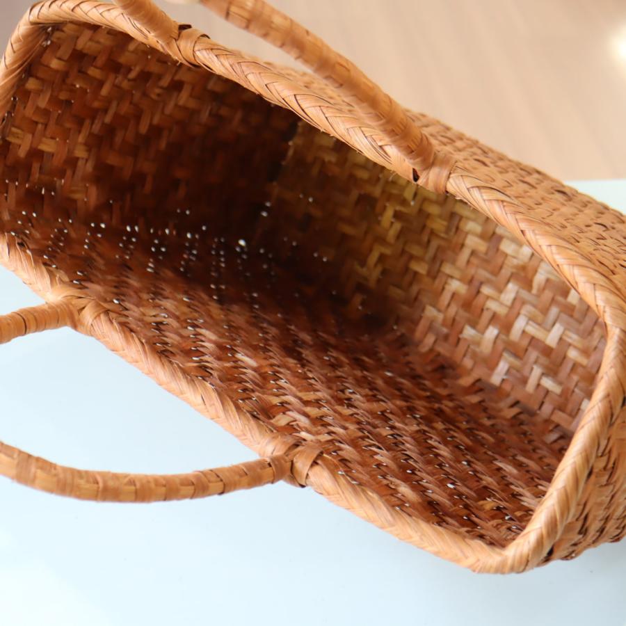 やまぶどう カゴバッグ/網代編み 削り仕上げ角　幅35.5cmx本体の高さ27cmxマチ12.5cm/重さ570g_5