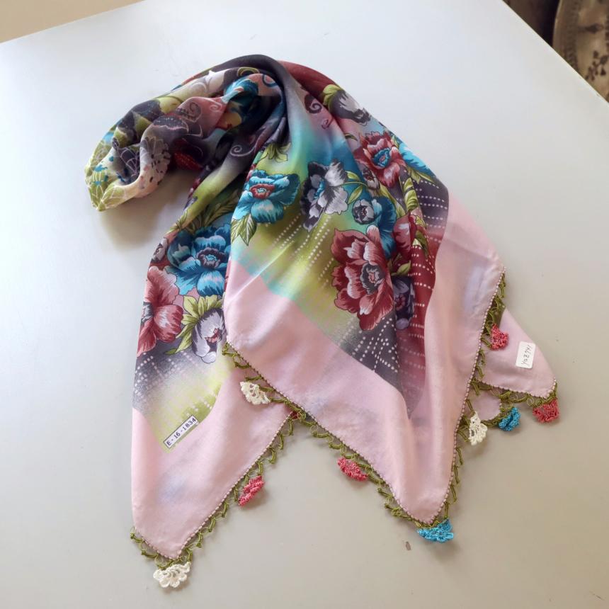 オヤスカーフ ヤズマ　正方形　トルコレース編みトゥオヤ　花のモチーフ　ペールピンク　グラデーション | ブランド登録なし