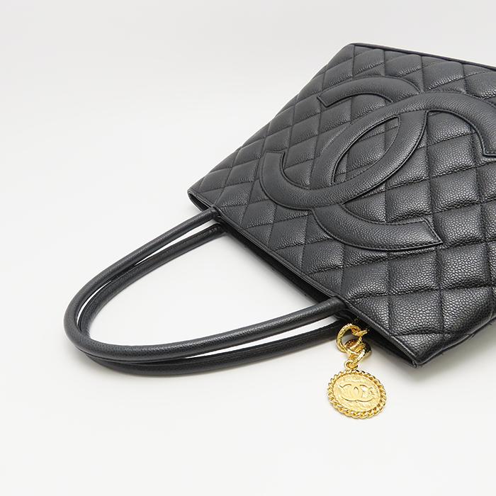 CHANEL（シャネル） 復刻トート ゴールド金具 キャビアスキン ブラック