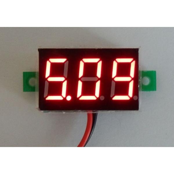 小型デジタル電圧計 赤 NEW 2.5-30V 国内最安値！ 簡単２線式 埋め込み型