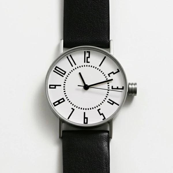 【Takenobu Igarashi｜五十嵐威暢】札幌駅時計 eki watch エキウォッチ 黒・白 37mm / ブラック 革ベルト