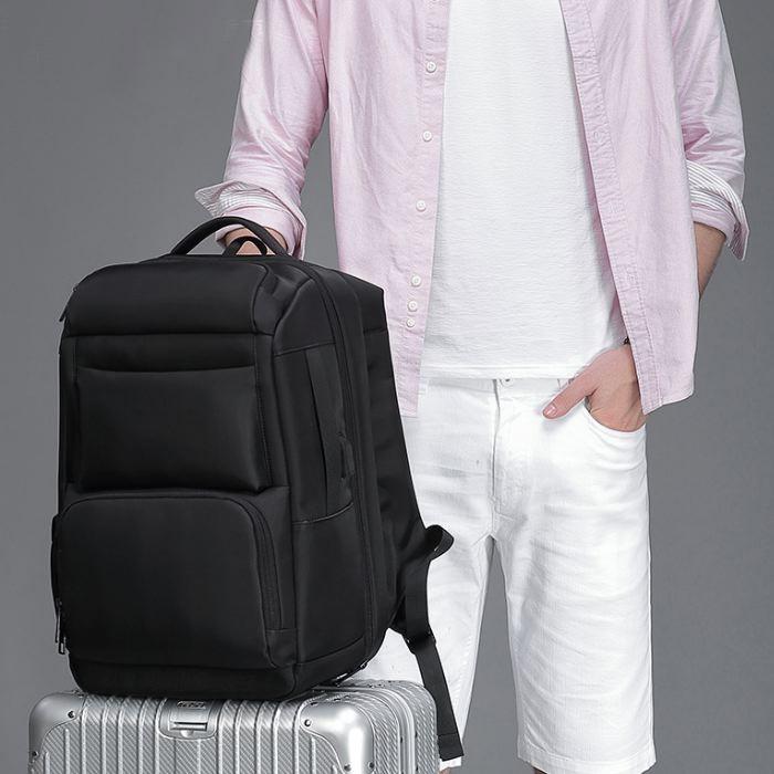 スタイリッシュ リュック メンズ 大容量 防水 盗難防止 17インチ ラップトップ バックパック USB充電ポート 荷物用ベルト付 送料無料 |  | 14