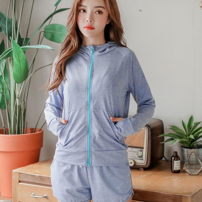 ラッシュガード UVカット 日焼け防止 長袖 ショートパンツ 上下 セット 可愛い おしゃれ 紫外線対策 シンプル 親指 穴あき 送料無料 806 |  | 17