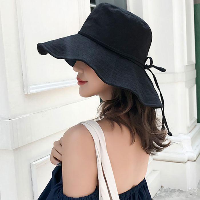 大きい帽子 ストラップ付き 黒 レディース ハット 美シルエット 小顔効果 UVカット あご紐 調整可能 折りたたみ 送料無料 |  | 10