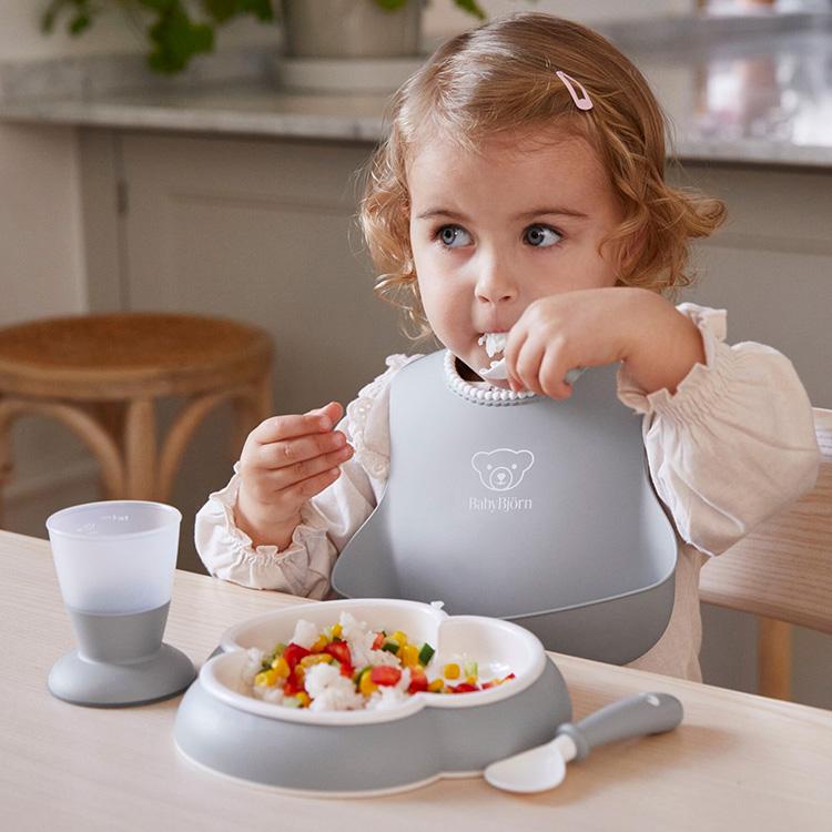 お手入れ簡単 ❁.*・゜ お食事エプロン スタイ  デザイン一覧 No.1 BABYBJORN（ベビービョルン） お食事エプロン スタイ 防水 食事用