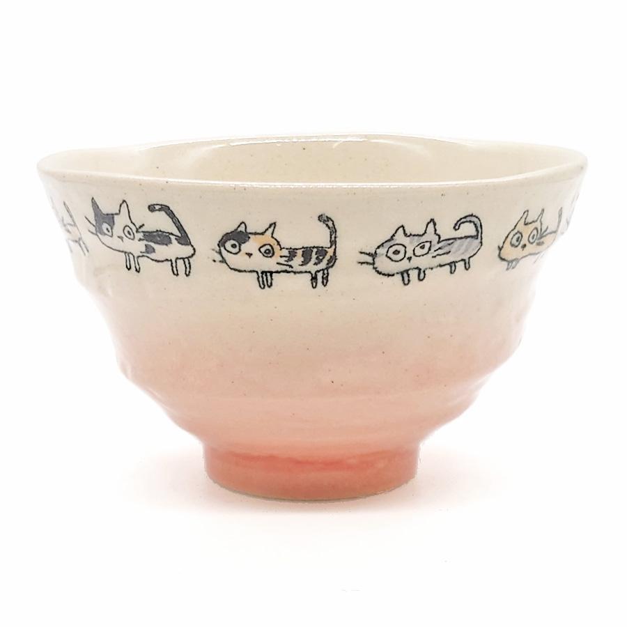 美濃焼 茶碗 行進ネコ 猫 おしゃれ 朱 ピンク 飯碗 日本製 陶器 焼き物