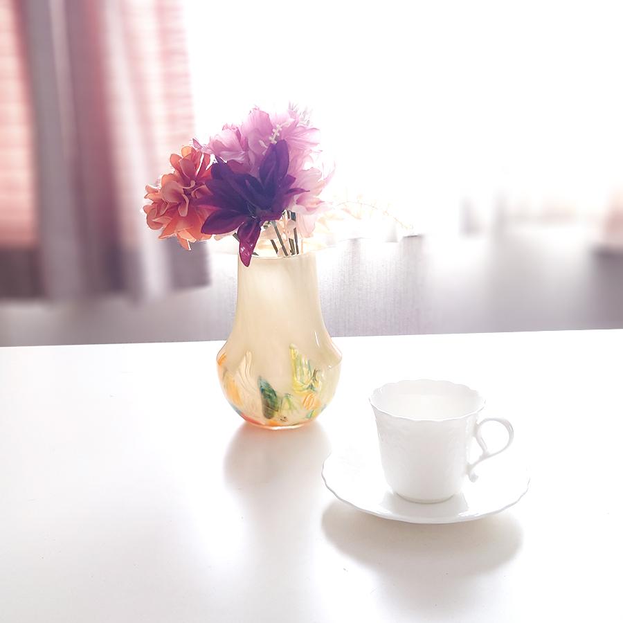 花瓶 ガラス ハンドメイド フラワーベース クリームフラワー M