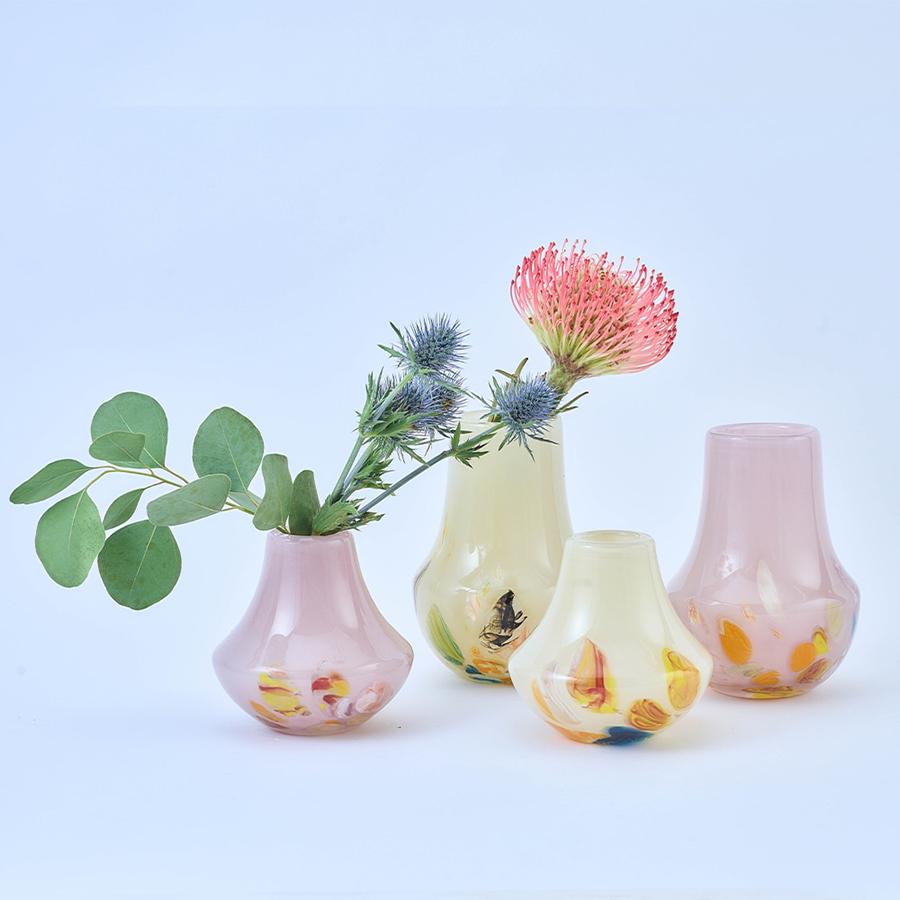花瓶 ガラス ハンドメイド フラワーベース クリームフラワー M