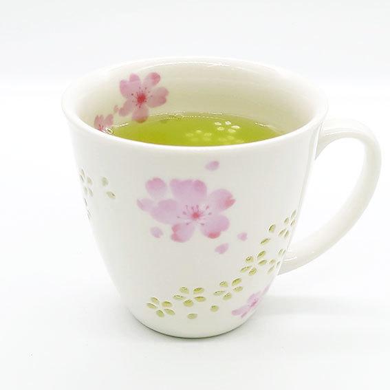 セラミック藍 華あかり 透かし彫り マグカップ 桜 焼き物 和食器 磁器