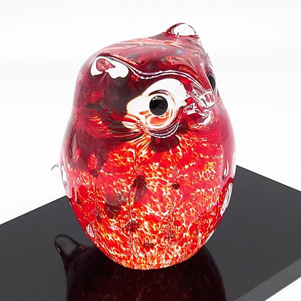 津軽びいどろ 子 ふくろう 梅重 赤 還暦 縁起物 招福 ガラス フクロウ