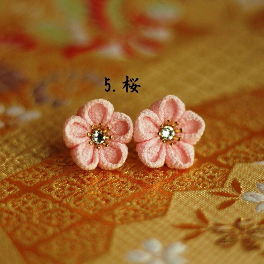 【オーダー】　つまみ細工　ピアス　②ピンク黄丸　半クス　金属アレルギ　 絹 つまみ細工 小花の ピアス・イヤリング (梅) 直径2cm 金属アレルギー