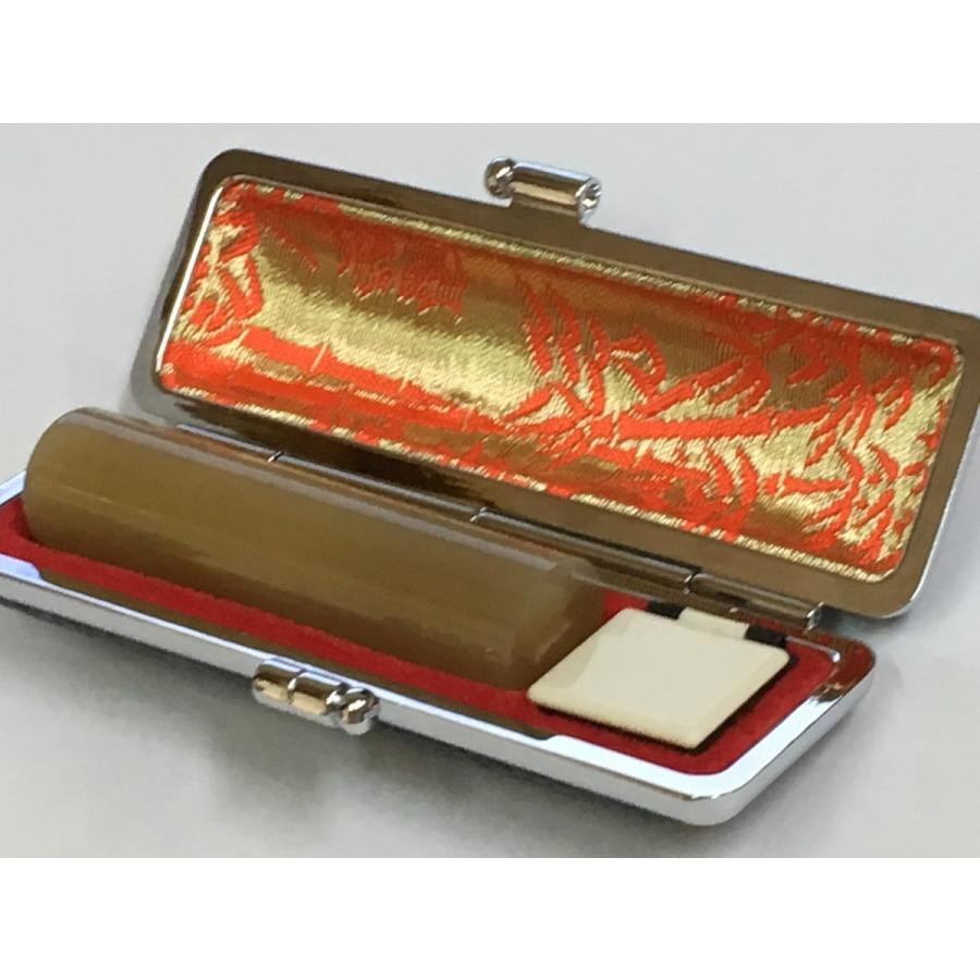 実印　オランダ水牛純白印材　１６.５ｍｍ　モミ皮ケース付き