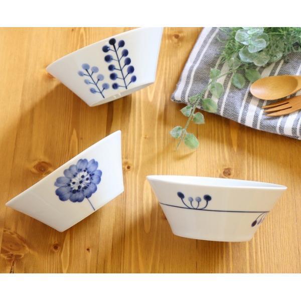 波佐見焼　三足小鉢 藍色 花柄 陶器 波佐見焼 Flowers 多用鉢 径12.7cm 3柄セット 3個組 ボウル 取り鉢