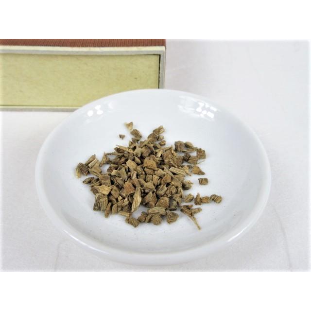 お香 焼香 玉初堂 極品ドロ沈香 刻 15g 化粧箱入 : 仏壇・仏具
