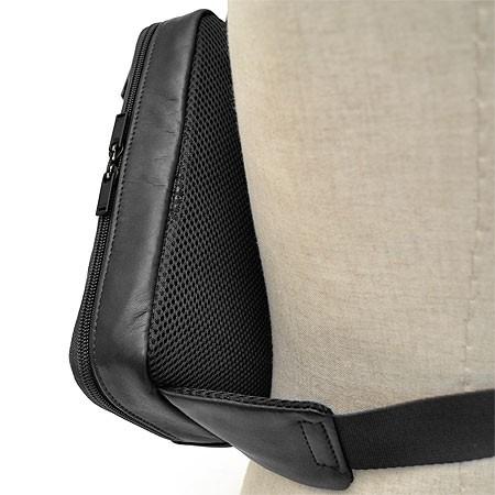 未使用　タグ付き　PORTER ポーター AMAZE ボディバッグ レザー AMAZE（PORTER） ポーター アメイズ ウエストバッグ 022-03795