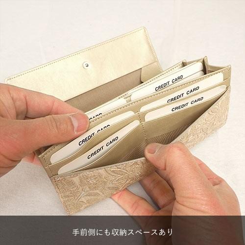 長財布 ギャルソン クレア 花柄 型押し Arukan 日本製 レディース 本革 財布 レザー アルカン ボタニカル模様 レース調 イタリアンレザー フラップ かぶせ ギャルソンウォレット カード たくさん 入る シルバー ホワイト パール ピンク ラベンダー 春財布 母の日 プレゼント Arukan（アルカン） 長財布 クレア かぶせ 財布 ギャルソンウォレット