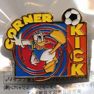 ディズニー　ドナルド　ピンバッジ 　サッカー　ディズニーストア　非売品｜is-club