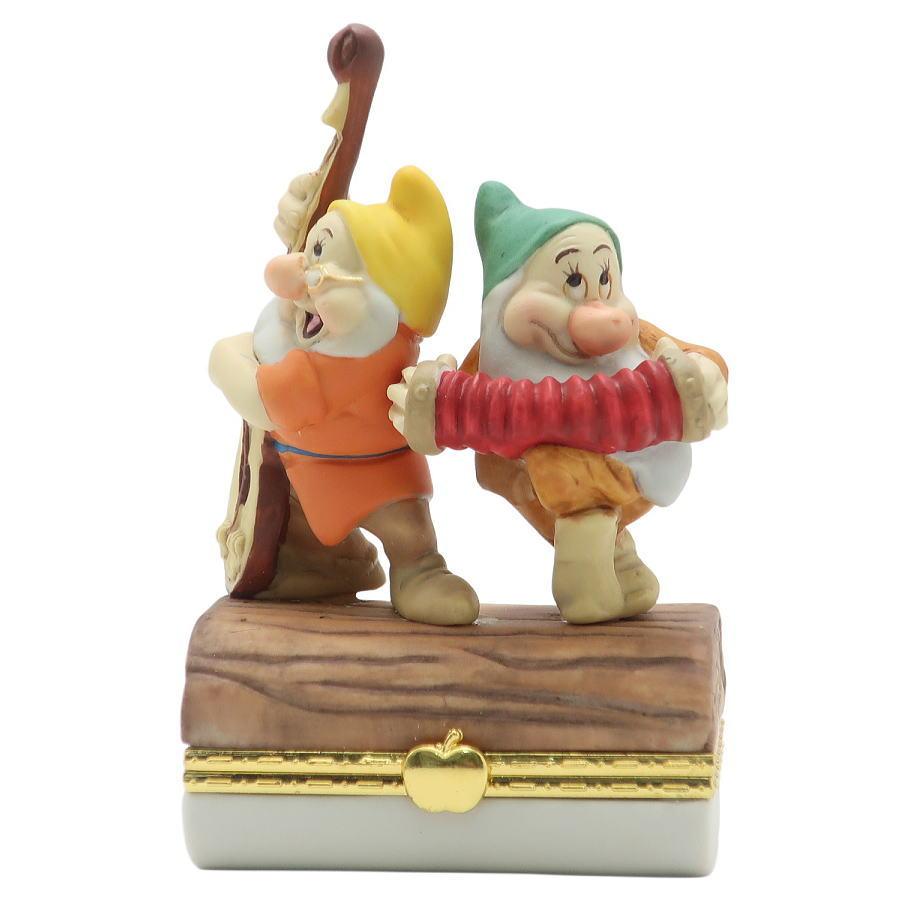ヤングエポック製 七人の小人 Disney Yahoo!オークション -「七人の小人 ぬいぐるみ」の落札相場