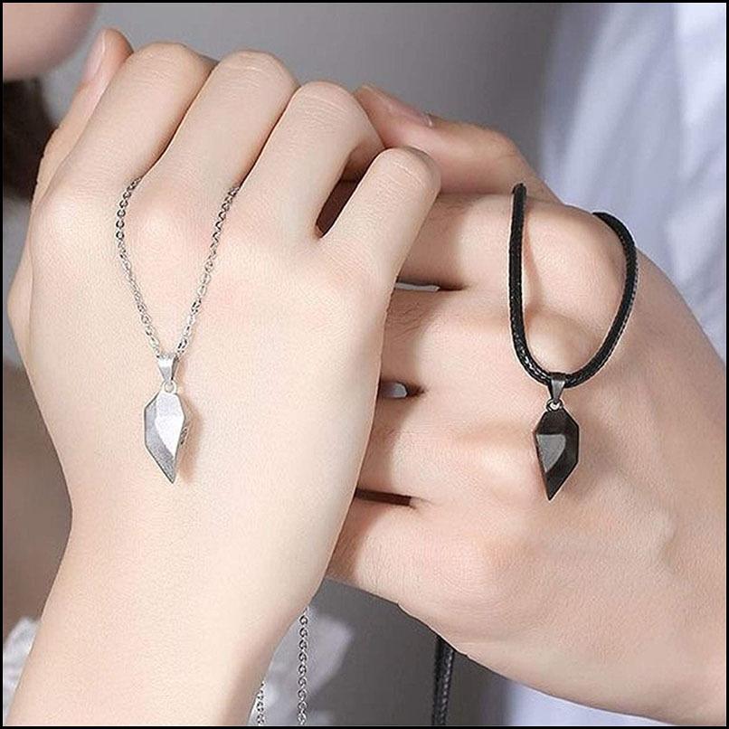 ラブ・ハート ジュエリー 磁気で惹かれ合うペアネックレス カップル