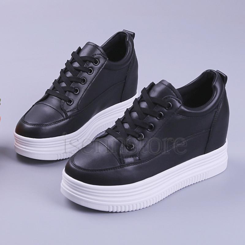 新品⭐️送料込み⭐️BOOST-EQ★カナダ製入荷❗️ 履くだけで美脚．脚長効果UP！インヒールスニーカー レディース