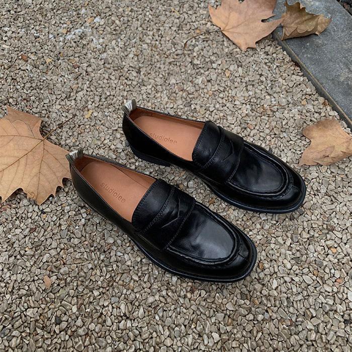 黒 レザー ローファー 約3cmヒール メヌエ Menue スクエアトゥ 3cmヒール コインローファー （1020