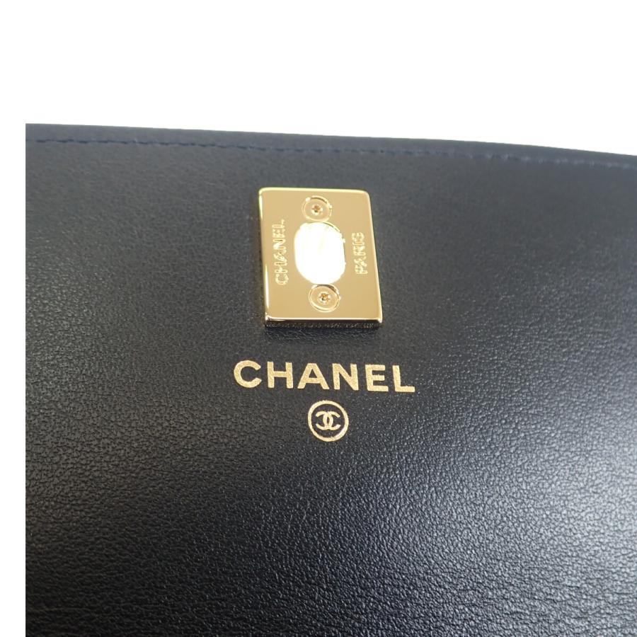 CHANEL シャネル マトラッセ ココマーク バッグチャーム付き CHANEL シャネル マトラッセ ココマーク バッグチャーム付き