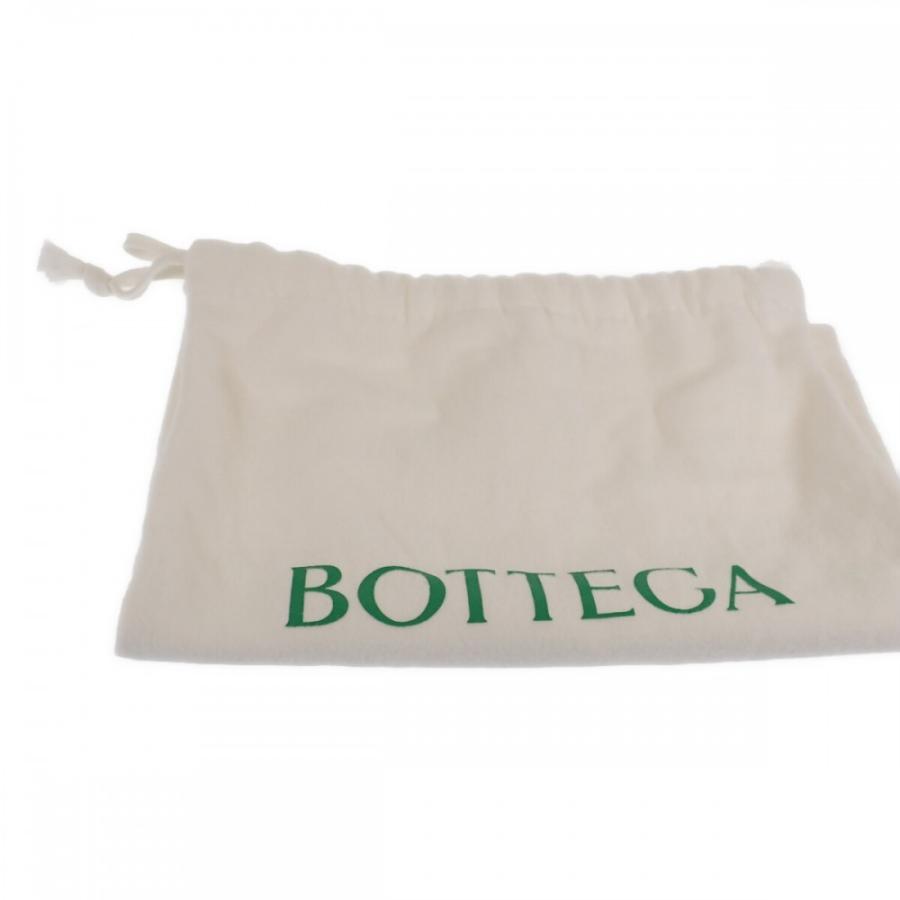 ボッテガヴェネタ BOTTEGA VENETA カセットミニクロスボディバケット 680217VCQC48837 ショルダーバッグ ブラック【中古】【Aランク】の画像