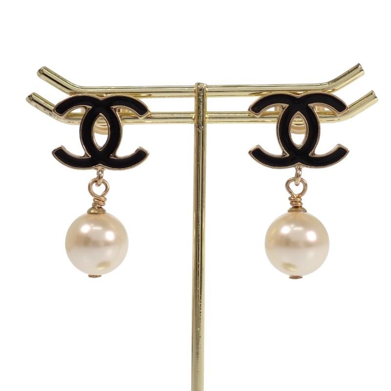 美品 シャネル CCロゴ パール ゴールド ピアス 両耳用 CHANEL（シャネル） CHANEL CC ココマーク パール ドロップ 06A ピアス