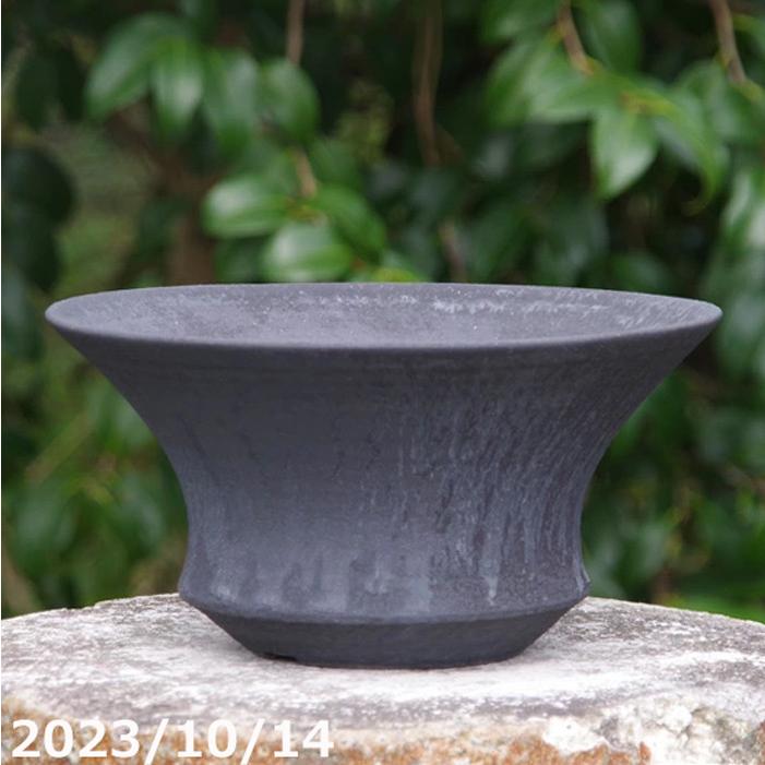 信楽焼 植木鉢 陶器 手びねり(ロクロ引き) 選べる 黒鉄釉(黒窯変) 中深