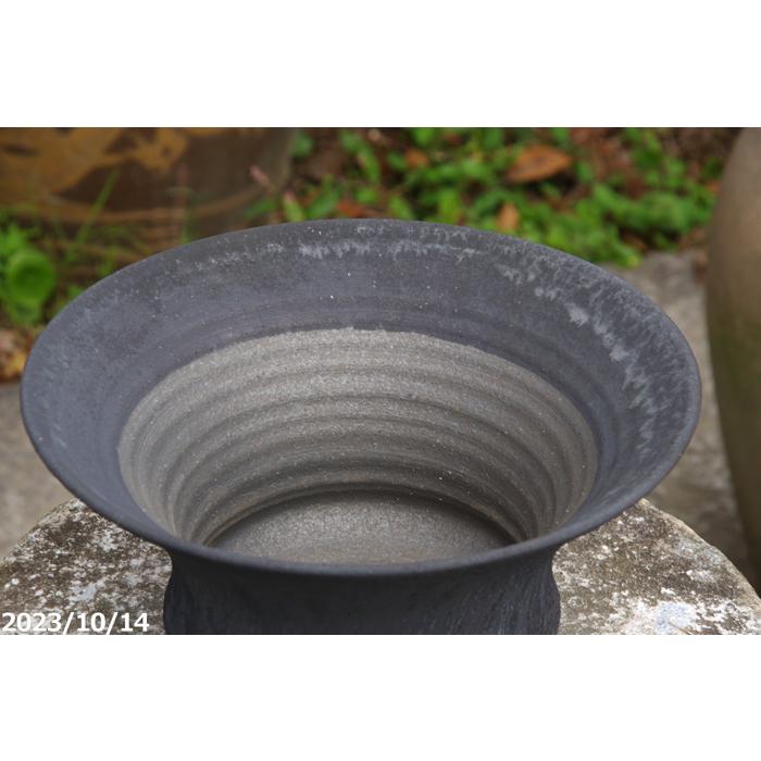 信楽焼 植木鉢 陶器 手びねり(ロクロ引き) 選べる 黒鉄釉(黒窯変) 中深