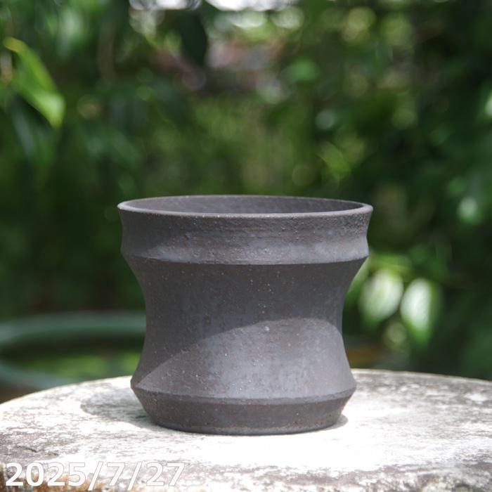 選べる 手びねり(ロクロ引き) 黒鉄釉(黒窯変) ソリ型 3.8号 サナ