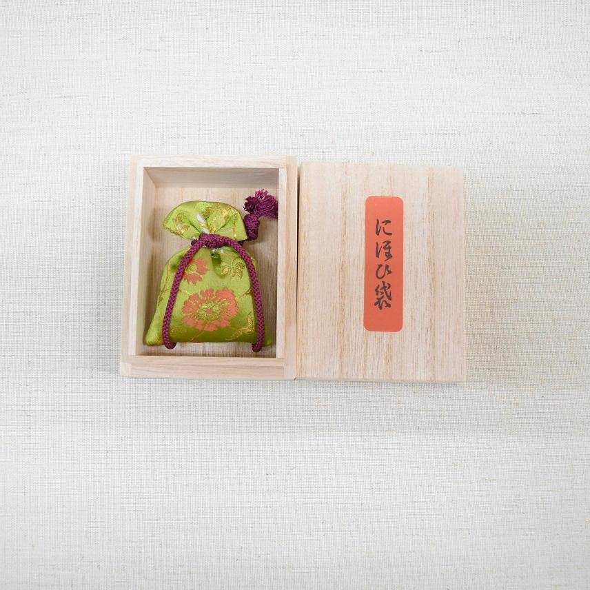 にほひ袋 ジャ香入り極品金襴大 正絹 匂い袋 京都三条 石黒香舗 にほひ袋専門店 石黒香舗 通販 Yahoo ショッピング