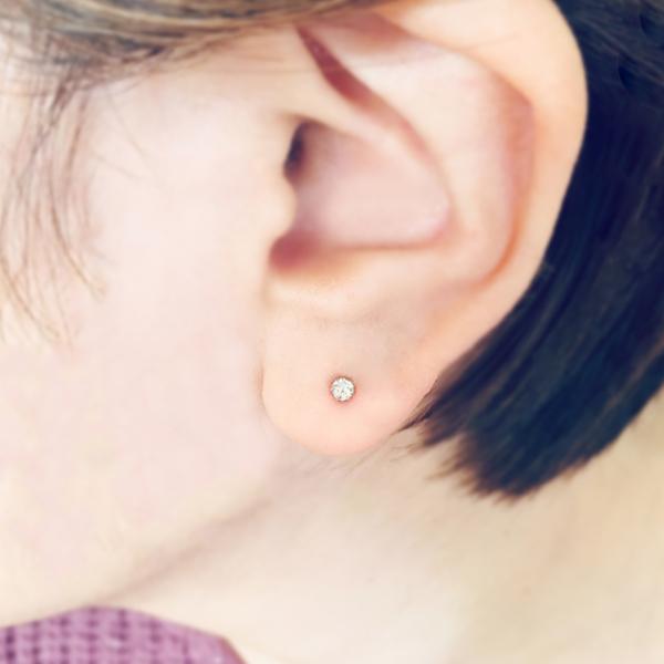 天然 ダイヤモンド ピアス K18 0.12ct シリコン H&C Wロック 天然 ダイヤモンド ピアス K18 0.12ct シリコン H&C Wロック