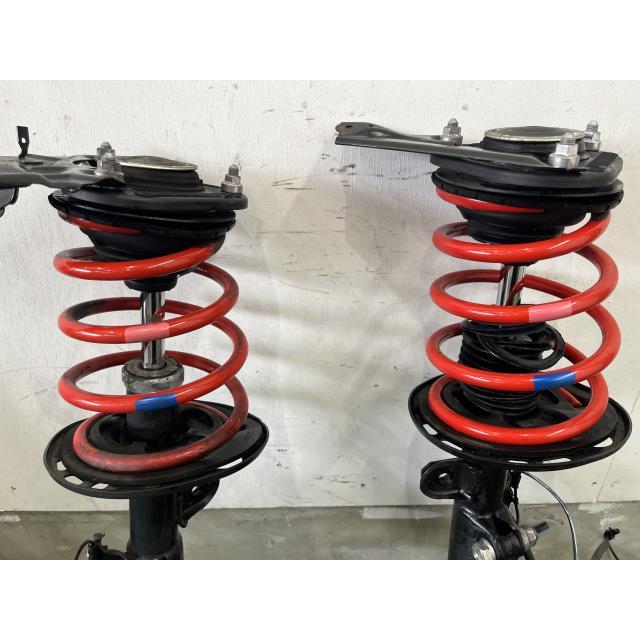 シリウス プリウスΑ用 フロントコイルスプリングインシュレータUPR『片側