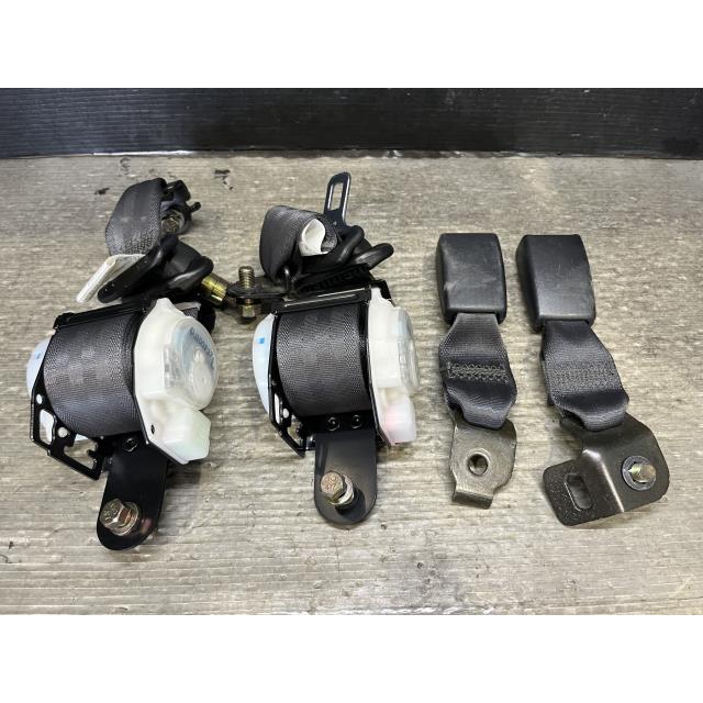 ホンダ シビック　インテグラ DC5 タイプR 純正品　シートベルト インテグラ LA-DC5 リアシートベルト タイプR NH0 左右セット : 石川
